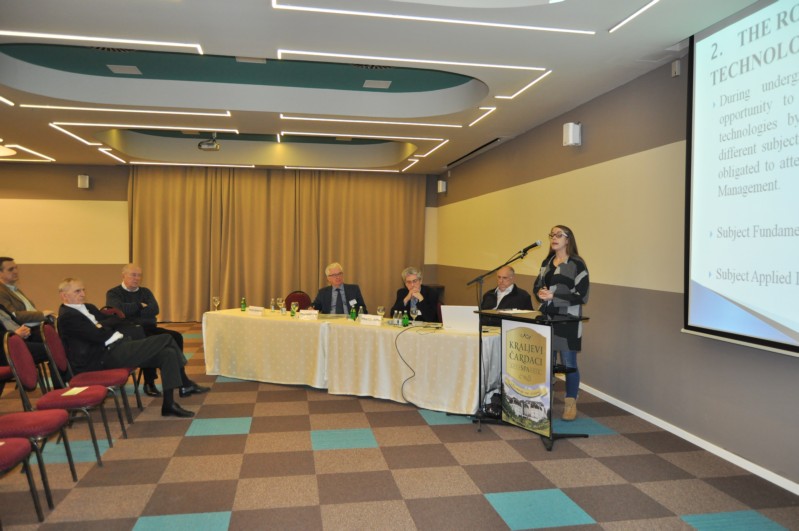 i0200.jpg